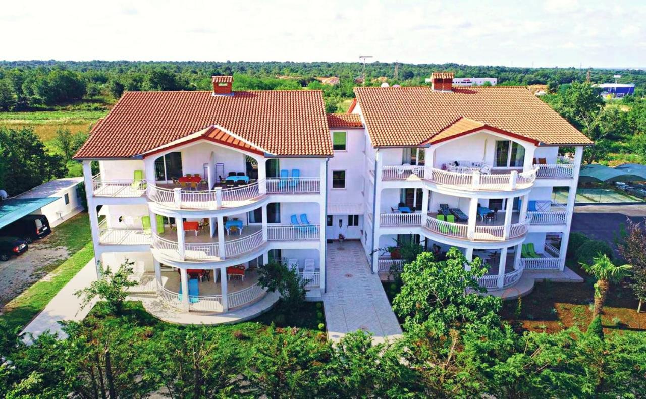 Wish Apartments Пореч Экстерьер фото