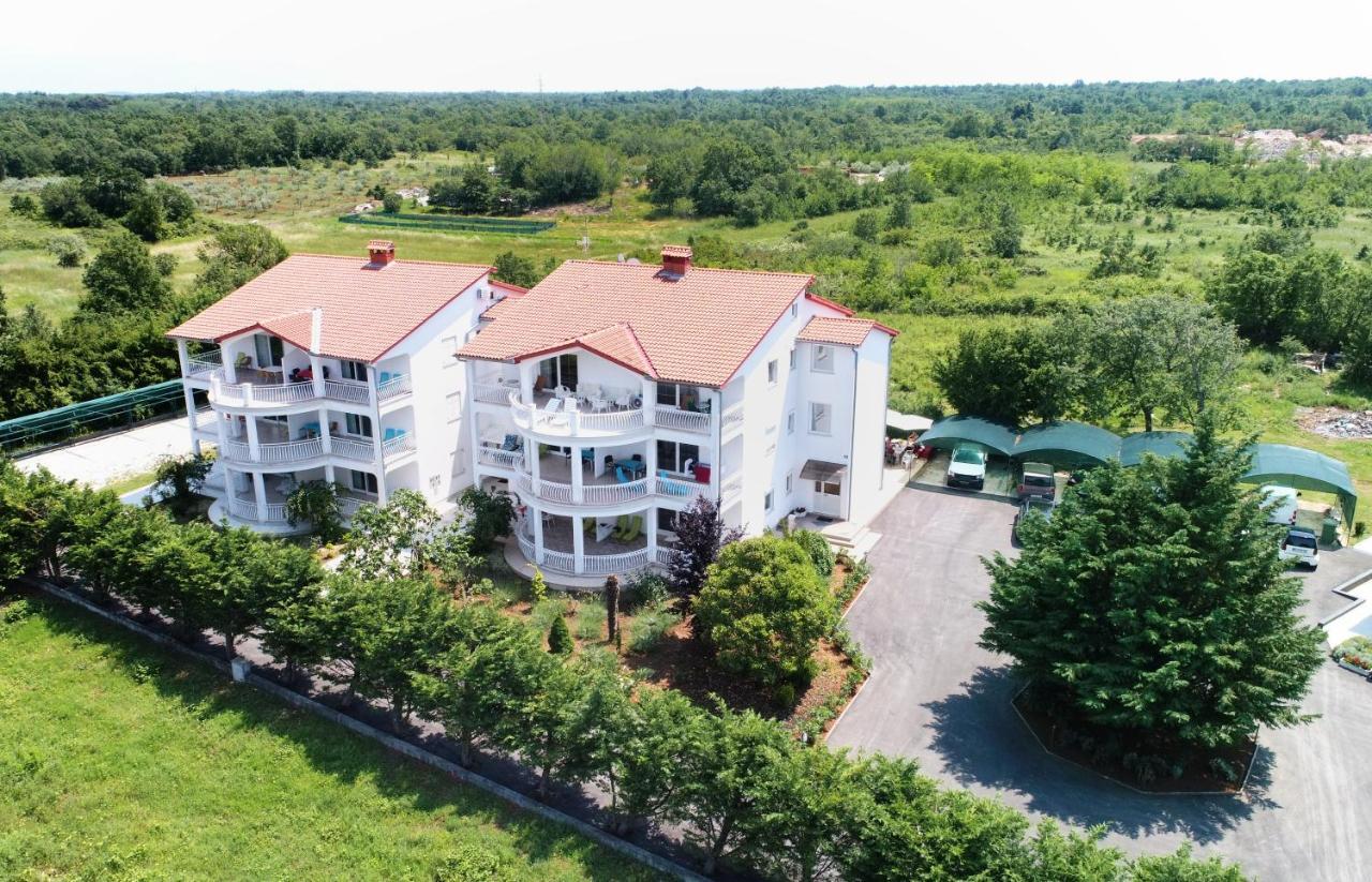 Wish Apartments Пореч Экстерьер фото